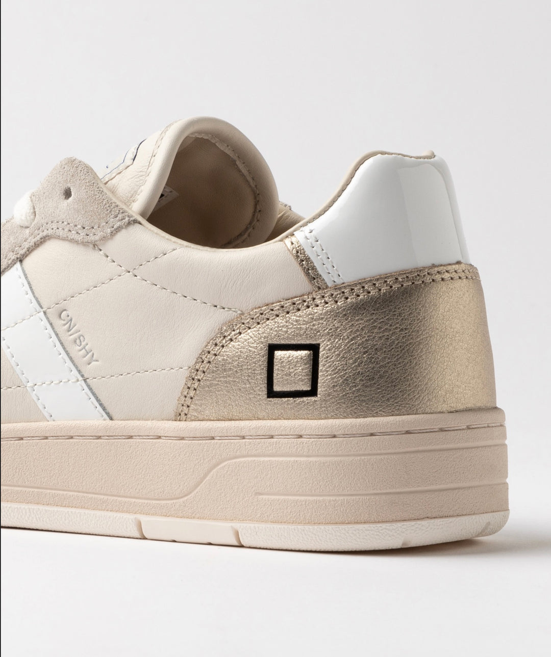 D.a.t.e court Trainers