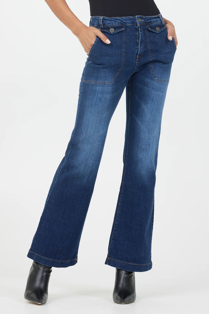 Suzy D Beau  Flare Jeans